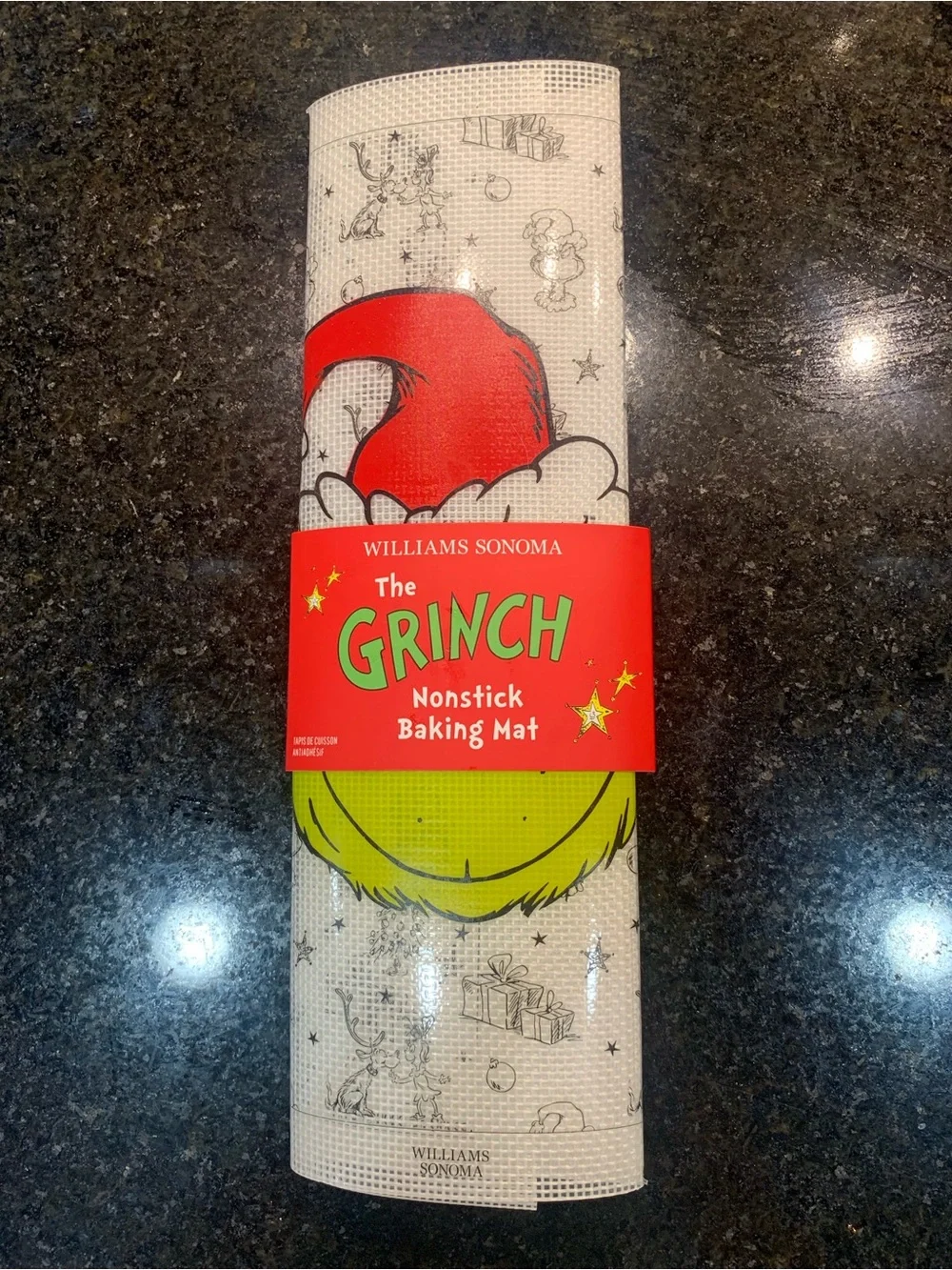 Williams Sonoma The Grinch Nonstick Silicone Baking Mat 16.5 in x 11.5 in NEW